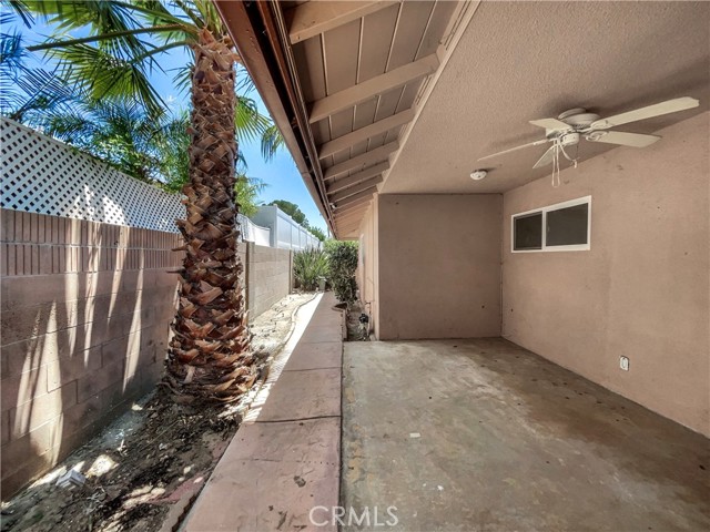 Detail Gallery Image 9 of 20 For 1160 Teakwood Pl, Hemet,  CA 92543 - 2 Beds | 2 Baths