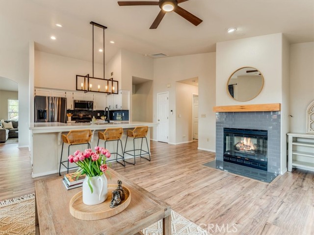 35 Aurora Way, Templeton CA: https://media.crmls.org/medias/6a456d0d-254e-44e1-9226-a430a41d8a95.jpg