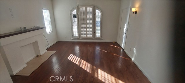 Detail Gallery Image 3 of 13 For 2818 2818 S Bronson #B,  Los Angeles,  CA 90018 - 2 Beds | 2 Baths