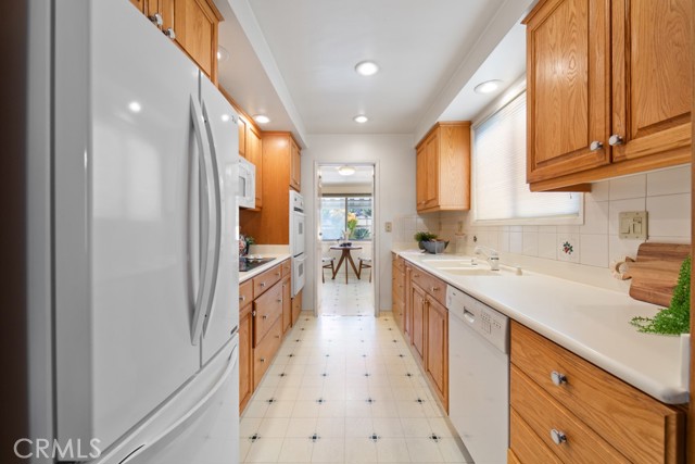 Detail Gallery Image 16 of 51 For 3561 Fela, Long Beach,  CA 90808 - 4 Beds | 2 Baths