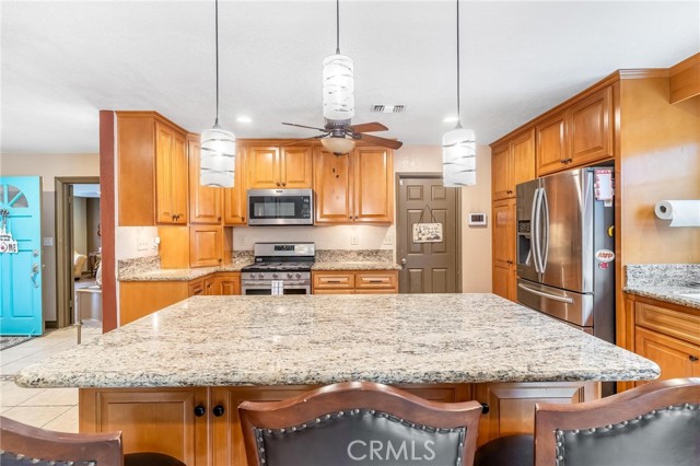Detail Gallery Image 14 of 39 For 330 E Gladstone St, San Dimas,  CA 91773 - 4 Beds | 3 Baths