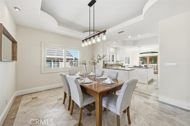 Detail Gallery Image 10 of 52 For 120 via Alameda, Redondo Beach,  CA 90277 - 5 Beds | 4 Baths