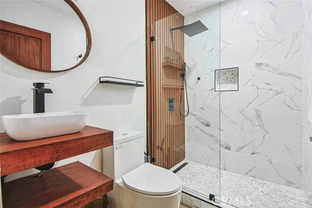 Detail Gallery Image 3 of 3 For 1321 Sanborn, Los Angeles,  CA 90027 - 5 Beds | 2 Baths