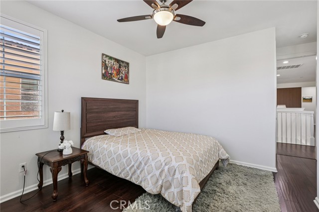27631 Camellia Drive, Saugus CA: https://media.crmls.org/medias/6a48ced1-7f25-4186-99c0-36c8ff6b2032.jpg
