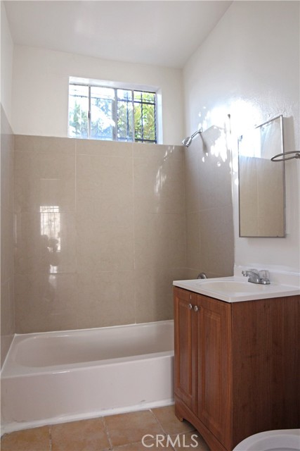 Detail Gallery Image 9 of 9 For 154 1/2 E 82nd St, Los Angeles,  CA 90003 - 1 Beds | 1 Baths