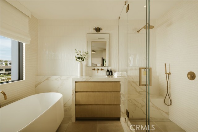 Detail Gallery Image 12 of 19 For 212 Hazel Dr, Corona Del Mar,  CA 92625 - 4 Beds | 3/1 Baths