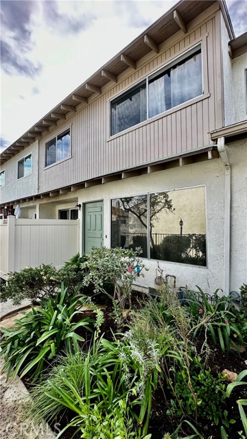 Detail Gallery Image 1 of 11 For 1312 Alessandro Dr, Newbury Park,  CA 91320 - 4 Beds | 2 Baths