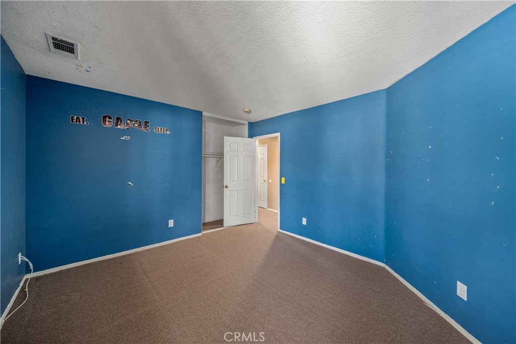 https://media.crmls.org/medias/6a4c25b2-17ce-4005-a1fc-a63045ab153a.jpg?preset=X-Large