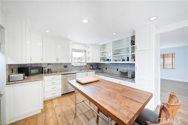 Detail Gallery Image 10 of 24 For 9611 Albacore Dr, Huntington Beach,  CA 92646 - 4 Beds | 2 Baths