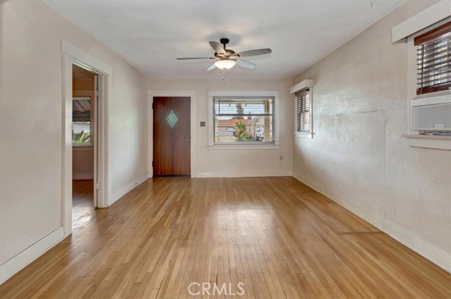 16913 Ardmore Avenue, Bellflower CA: https://media.crmls.org/medias/6a4c716e-891e-4d25-8f98-1b27d14540d1.jpg