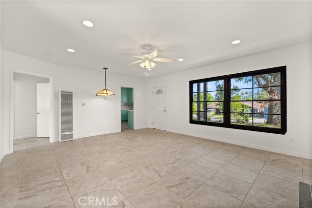 Detail Gallery Image 11 of 23 For 1233 Sonoma Dr, Altadena,  CA 91001 - 3 Beds | 1 Baths