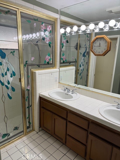 19534 Kiningham Drive, Bloomington CA: https://media.crmls.org/medias/6a4d49b2-0353-41dd-a103-eacae73d2b9e.jpg