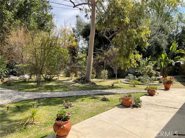 Detail Gallery Image 21 of 27 For 18310 Karen Dr, Tarzana,  CA 91356 - 4 Beds | 5 Baths