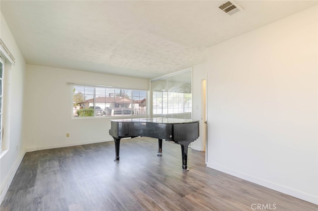 MLS #SR25264553 image #16