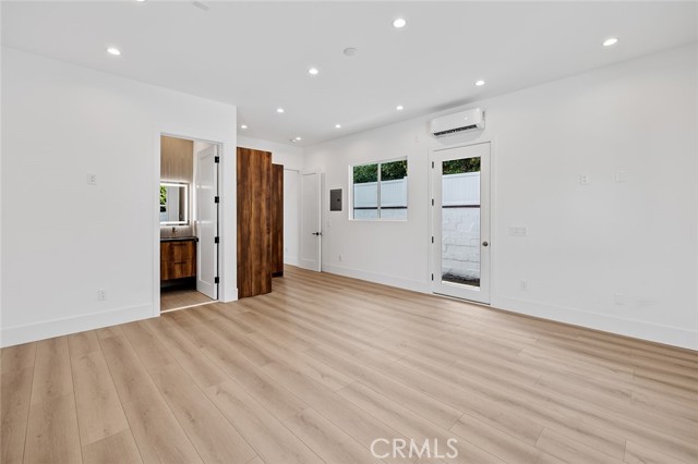 Detail Gallery Image 11 of 24 For 17175 Rayen St, Northridge,  CA 91325 - 2 Beds | 3 Baths