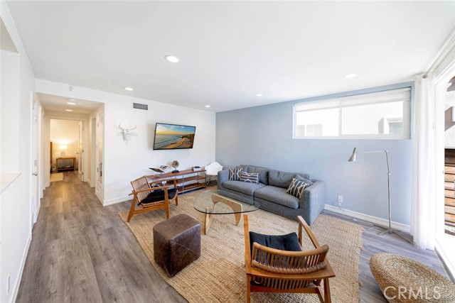 207 Cypress Street, Newport Beach CA: https://media.crmls.org/medias/6a4ecd66-1e99-4d3e-a153-8217d357373b.jpg