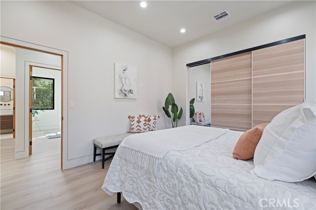 Detail Gallery Image 20 of 73 For 4026 Garden Ave, Los Angeles,  CA 90039 - 5 Beds | 4/2 Baths