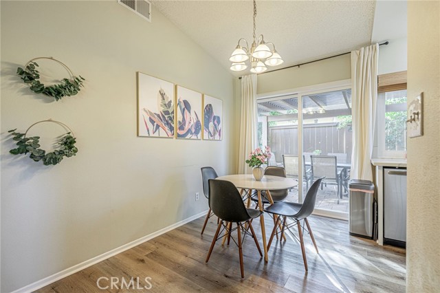 Detail Gallery Image 9 of 25 For 23540 Lampara, Valencia,  CA 91355 - 2 Beds | 2 Baths