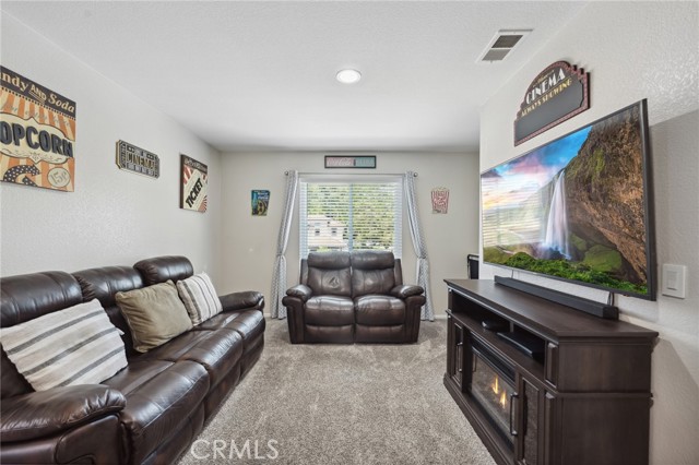 293 Belize Way, Oceanside CA: https://media.crmls.org/medias/6a4f19e5-4f7f-47c9-891b-840acda63422.jpg
