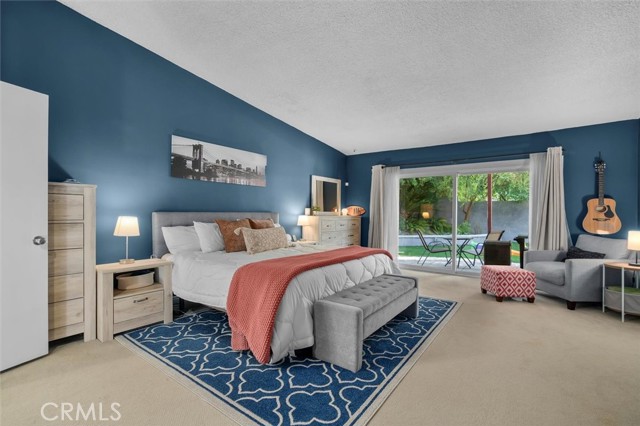 23701 Clarendon Street, Woodland Hills CA: https://media.crmls.org/medias/6a4f7625-49e7-4032-bd4c-3ee6c5ef167c.jpg