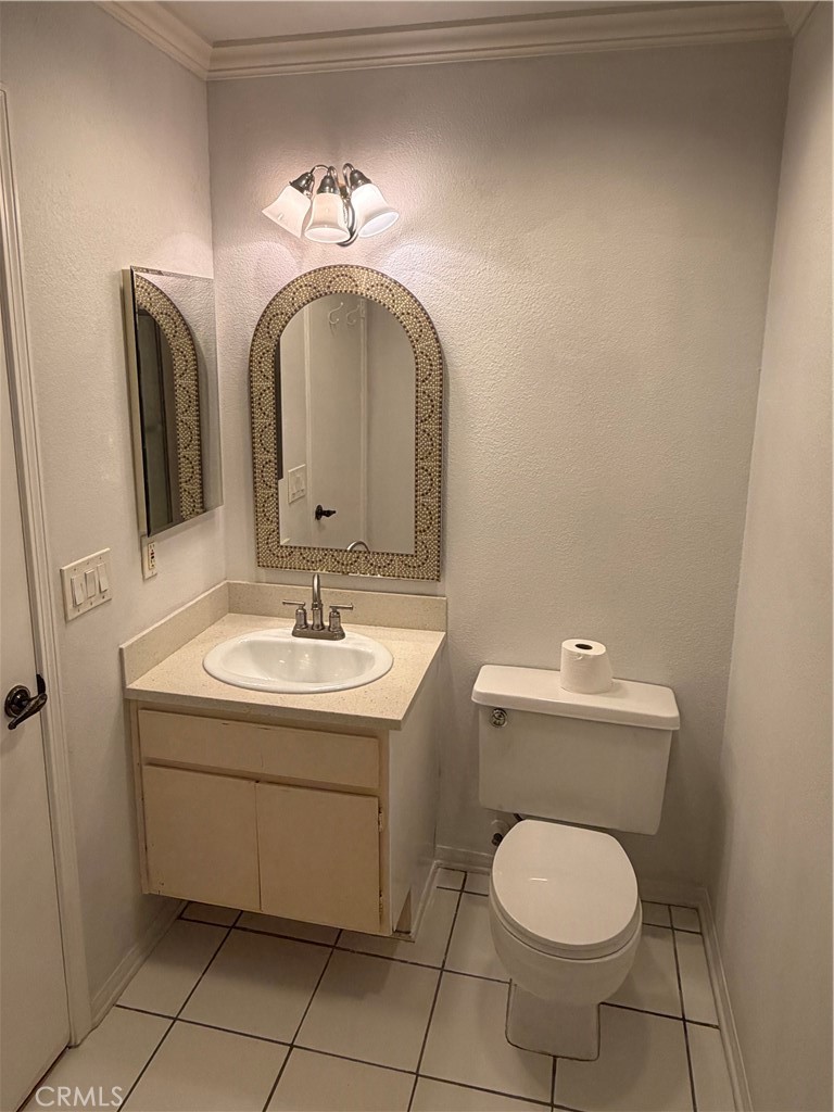 https://media.crmls.org/medias/6a4fe747-2b0e-4999-9f1b-a979a18a4388.jpg?preset=X-Large