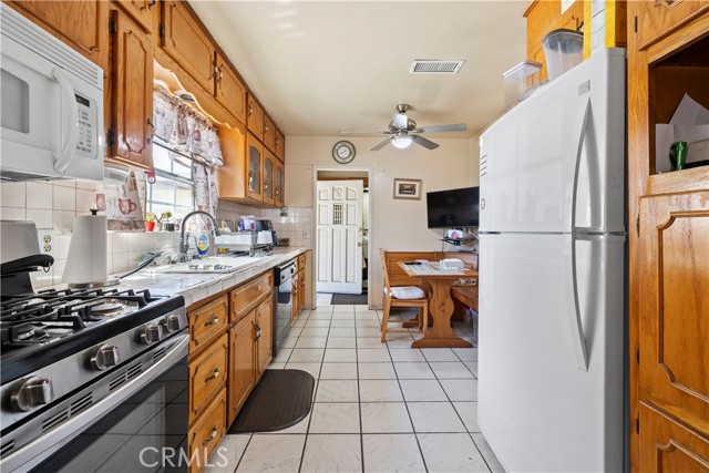 Detail Gallery Image 6 of 29 For 14609 Cavette, Baldwin Park,  CA 91706 - 4 Beds | 2 Baths