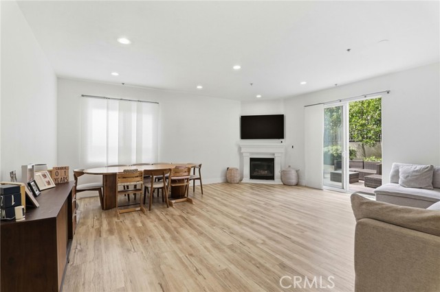 Detail Gallery Image 8 of 39 For 1023 Wilcox Ave, Los Angeles,  CA 90038 - 2 Beds | 2 Baths