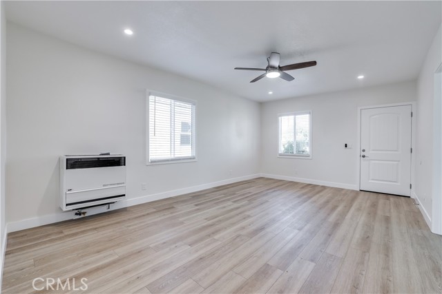 Detail Gallery Image 6 of 15 For 722 Main St, Huntington Beach,  CA 92648 - 2 Beds | 1 Baths