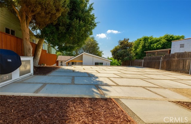 Detail Gallery Image 6 of 31 For 6150 Strickland Ave, Los Angeles,  CA 90042 - 3 Beds | 2 Baths