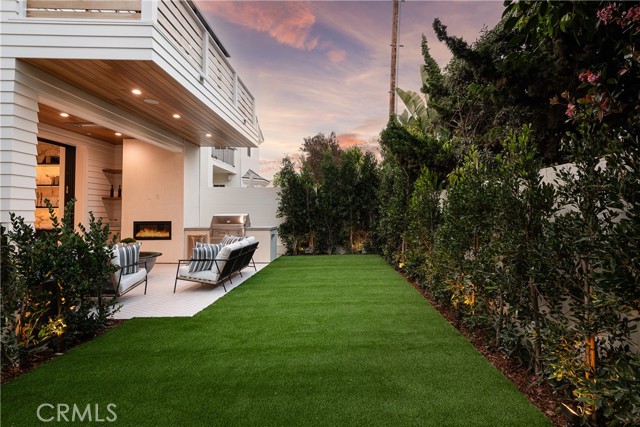 Detail Gallery Image 64 of 65 For 2104 Laurel Ave, Manhattan Beach,  CA 90266 - 5 Beds | 5/1 Baths