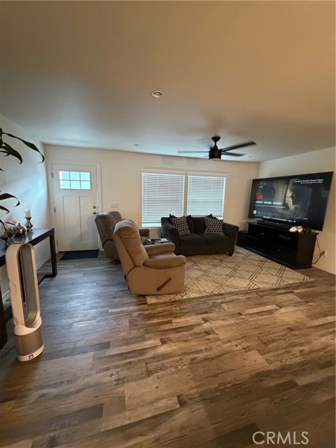 Detail Gallery Image 5 of 33 For 5800 Hamner Ave #71,  Corona,  CA 91752 - 4 Beds | 2 Baths