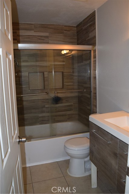 Detail Gallery Image 7 of 12 For 3573 Gwinnett Dr, Riverside,  CA 92503 - 4 Beds | 2 Baths