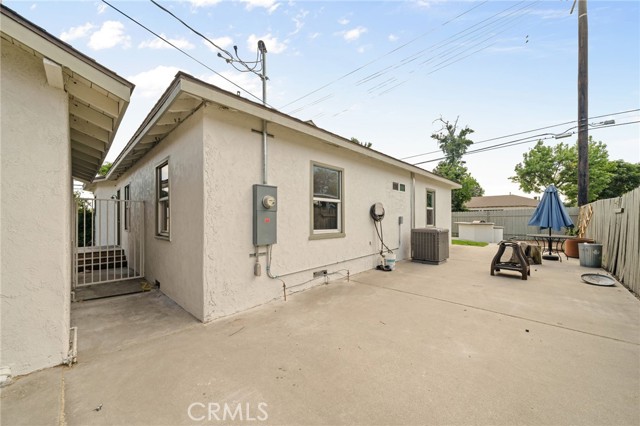 501 E 5th Street, Ontario CA: https://media.crmls.org/medias/6a5349f2-018e-475d-a9b8-e4aec50cd326.jpg