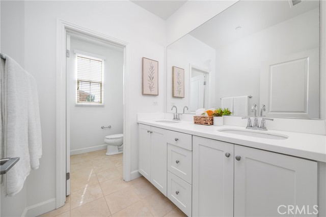 67 Brixton, Irvine CA: https://media.crmls.org/medias/6a53eb2a-5b06-4449-ab84-605c0b9a70db.jpg