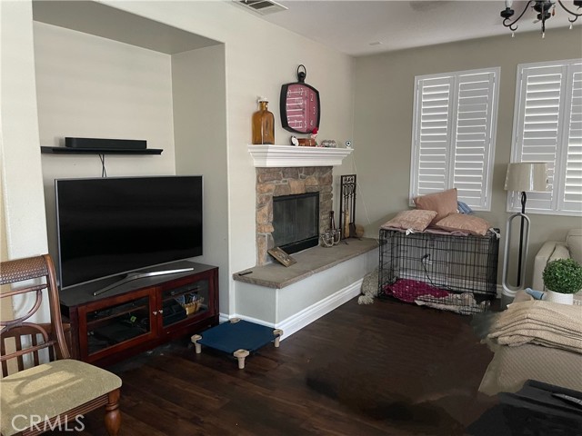 14105 Almond Grove Court, Eastvale CA: https://media.crmls.org/medias/6a54198a-8bae-4634-b338-0e362996bbc4.jpg