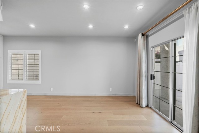 18328 Keswick Street photo 12