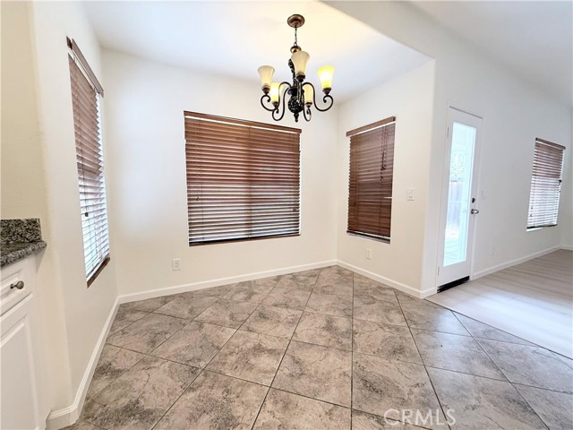 Detail Gallery Image 7 of 26 For 1315 Castledale St, Riverside,  CA 92501 - 5 Beds | 3 Baths