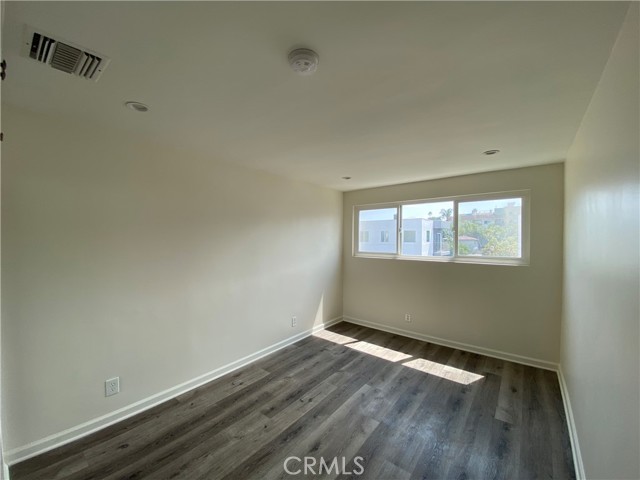 Detail Gallery Image 16 of 24 For 208 S Park View St #2,  Los Angeles,  CA 90057 - 4 Beds | 2 Baths