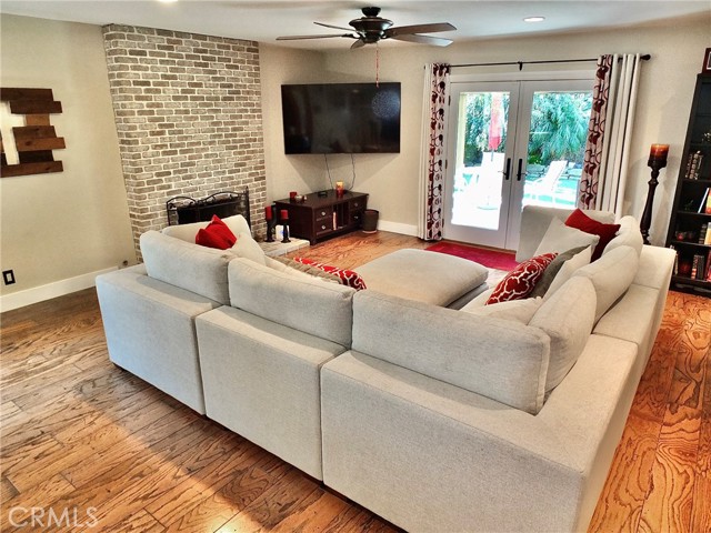 Detail Gallery Image 3 of 26 For 4640 Hazelnut Ave, Seal Beach,  CA 90740 - 4 Beds | 2 Baths
