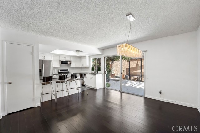Detail Gallery Image 9 of 28 For 20110 Cohasset St #22,  Winnetka,  CA 91306 - 3 Beds | 2/1 Baths
