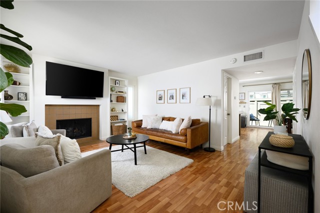 5927 E Creekside Avenue, Orange CA: https://media.crmls.org/medias/6a55eb55-d4cc-4afc-b6cb-eeaee018c768.jpg