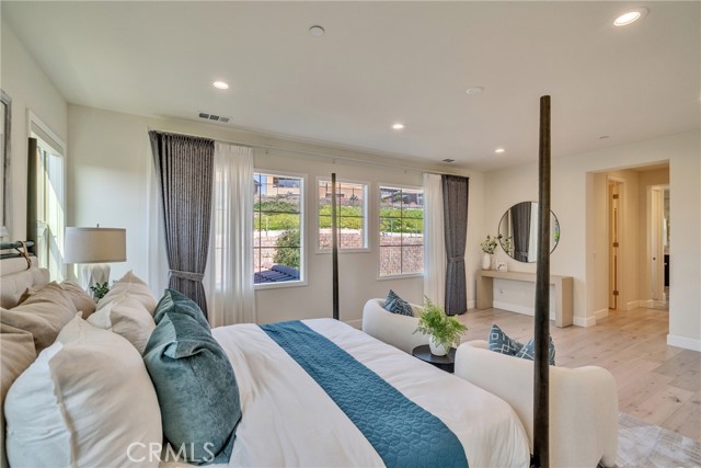 5437 Heritage Oak Drive, Lake Forest CA: https://media.crmls.org/medias/6a55f5fc-bfc8-492f-a168-70e86031021b.jpg