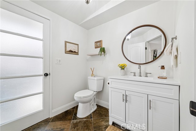 Detail Gallery Image 28 of 73 For 4590 Ensenada Dr, Woodland Hills,  CA 91364 - 3 Beds | 2/1 Baths