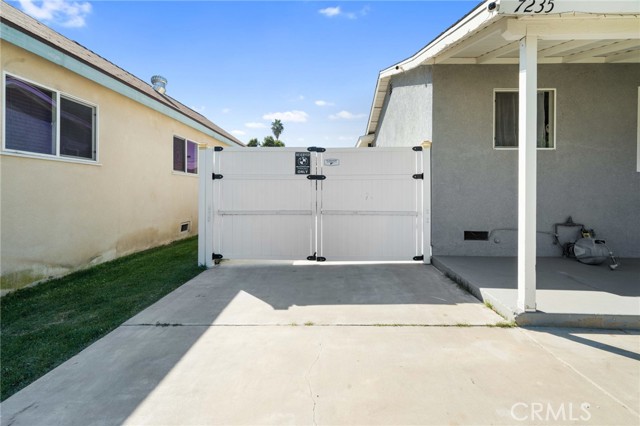 Detail Gallery Image 38 of 39 For 7235 Yarmouth Ave, Reseda,  CA 91335 - 2 Beds | 2 Baths