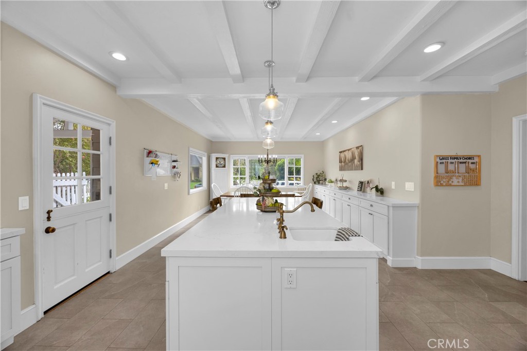 6a56aa51 B7c9 480a Bb56 38e8046e489a