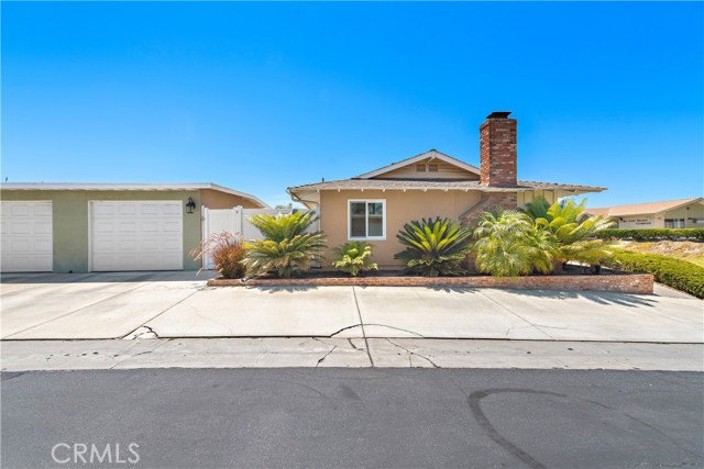 201 Monte Vista, San Clemente CA: https://media.crmls.org/medias/6a56ae8c-90d3-46ae-b366-cab0e99d46e7.jpg