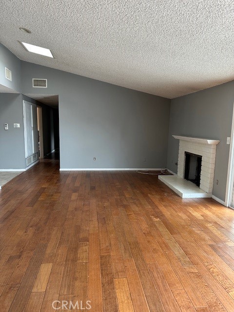 20708 Martha Street, Woodland Hills CA: https://media.crmls.org/medias/6a56d07d-d3c8-4829-9b96-3831f918e852.jpg