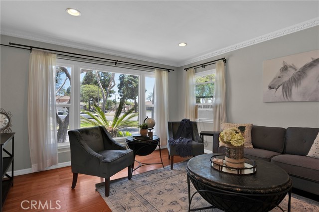 Detail Gallery Image 4 of 28 For 6107 Del Amo Bld, Lakewood,  CA 90713 - 4 Beds | 3 Baths