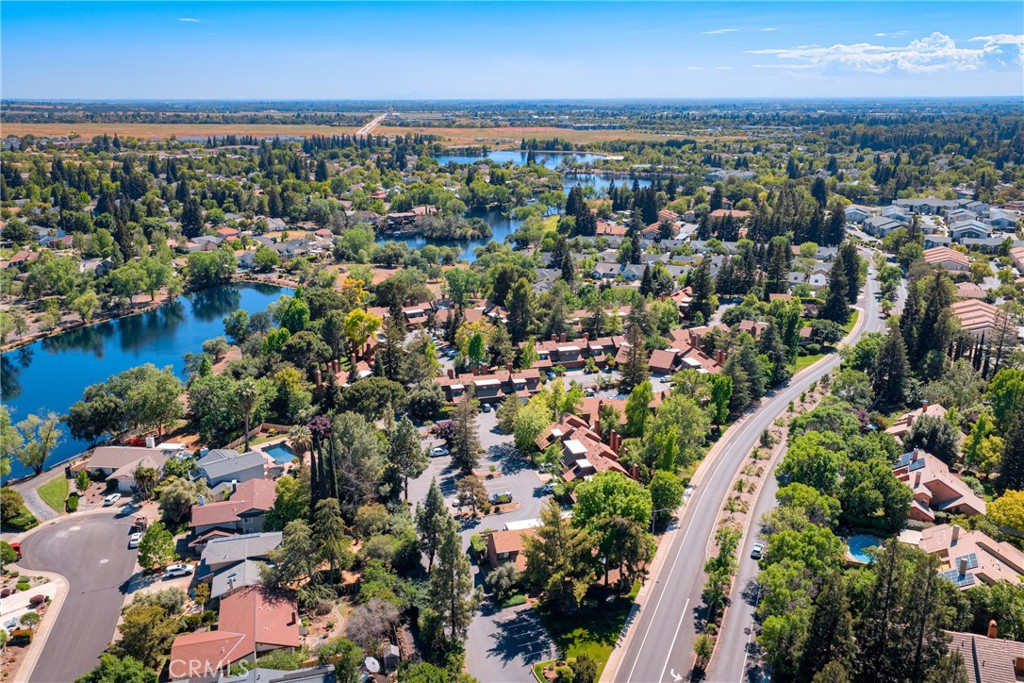 https://media.crmls.org/medias/6a5873b6-cb21-4885-bdf4-cded381410d6.jpg?preset=X-Large