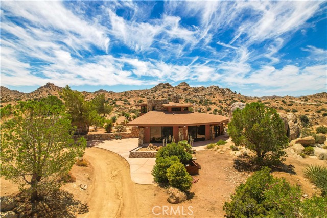 Detail Gallery Image 22 of 75 For 55290 Flying Tigers Rd, Pioneertown,  CA 92268 - 4 Beds | 3 Baths
